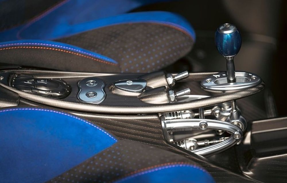 Pagani dezvăluie un exemplar unicat, Huayra NC. Motor V12 de 830 de cai putere și vopsea specială - Poza 5