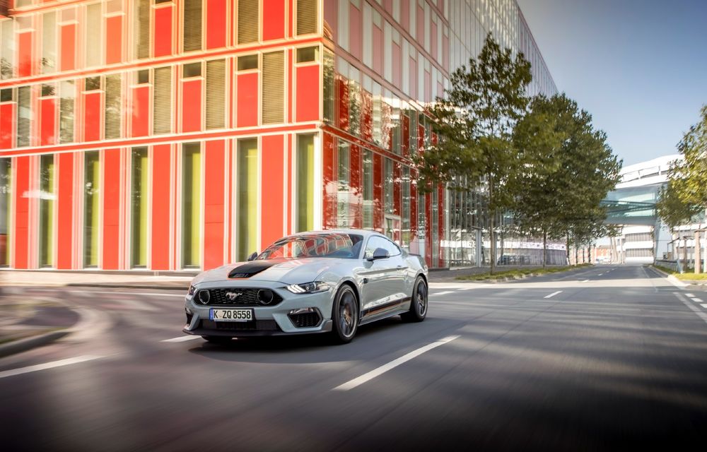 Viitoarea generație Ford Mustang va păstra cutia de viteze manuală - Poza 1