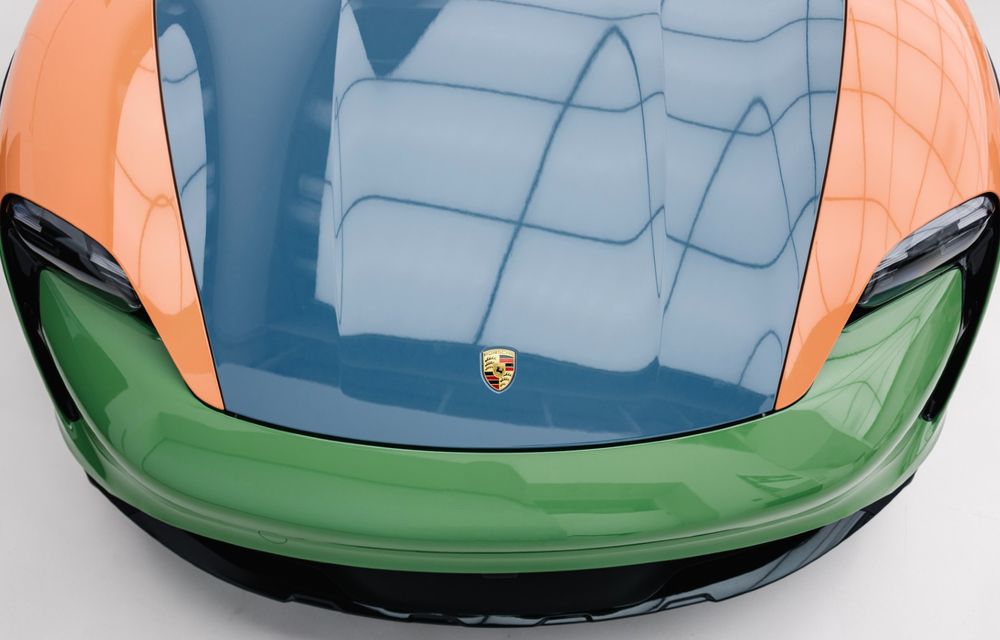 Porsche prezintă un nou Art Car: un Taycan Cross Turismo creat de artistul Sean Wotherspoon - Poza 2