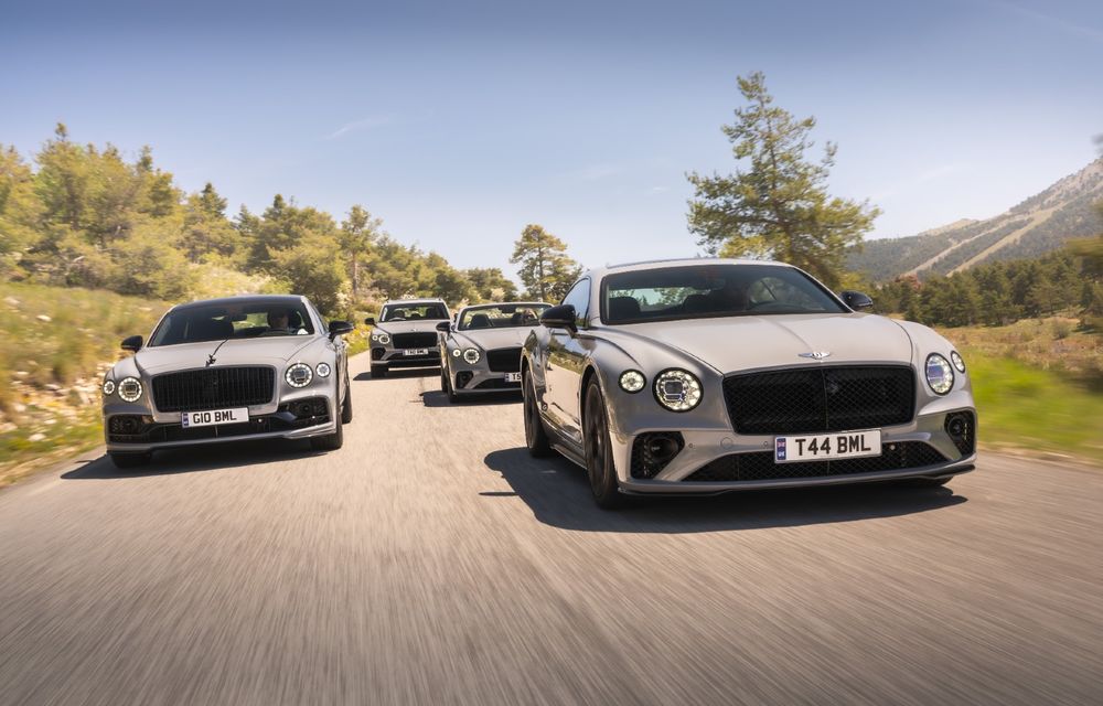 Noul Bentley Flying Spur S debutează cu accente negre și motor V6 hibrid - Poza 12