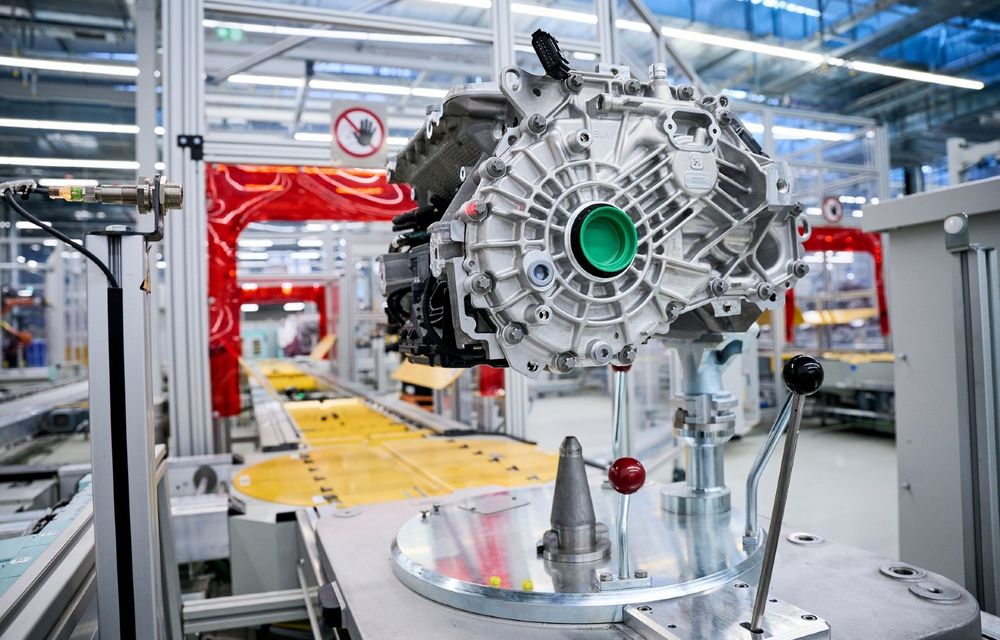 BMW investește 1 miliard de euro într-o fabrică de propulsoare electrice din Austria - Poza 7