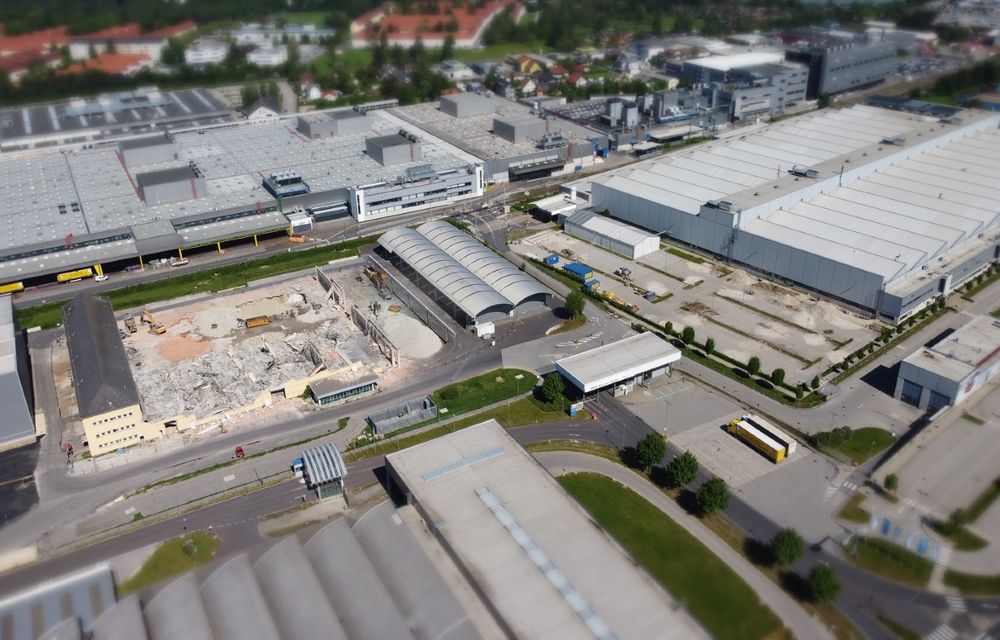 BMW investește 1 miliard de euro într-o fabrică de propulsoare electrice din Austria - Poza 1