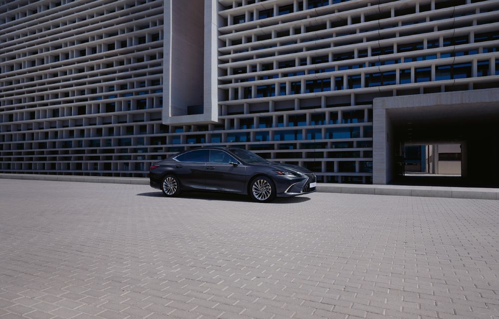 Îmbunătățiri pentru Lexus ES: linie de echipare nouă și sistem multimedia nou - Poza 8