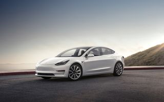 Tesla a livrat 254.000 de mașini în al doilea trimestru din 2022, sub nivelul așteptărilor