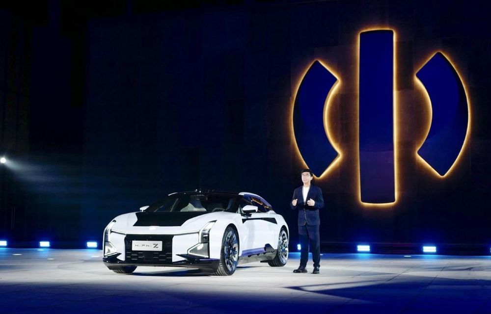 Chinezii mai lansează o electrică futuristă. Mașina promite o autonomie de 705 kilometri - Poza 2