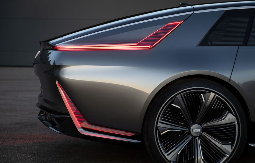 Conceptul electric Cadillac Celestiq este aici: bord digital cu ecran de 55 de inch - Poza 11