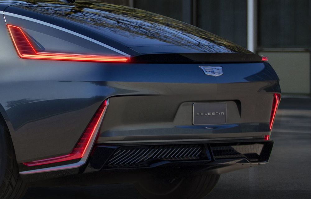 Conceptul electric Cadillac Celestiq este aici: bord digital cu ecran de 55 de inch - Poza 12