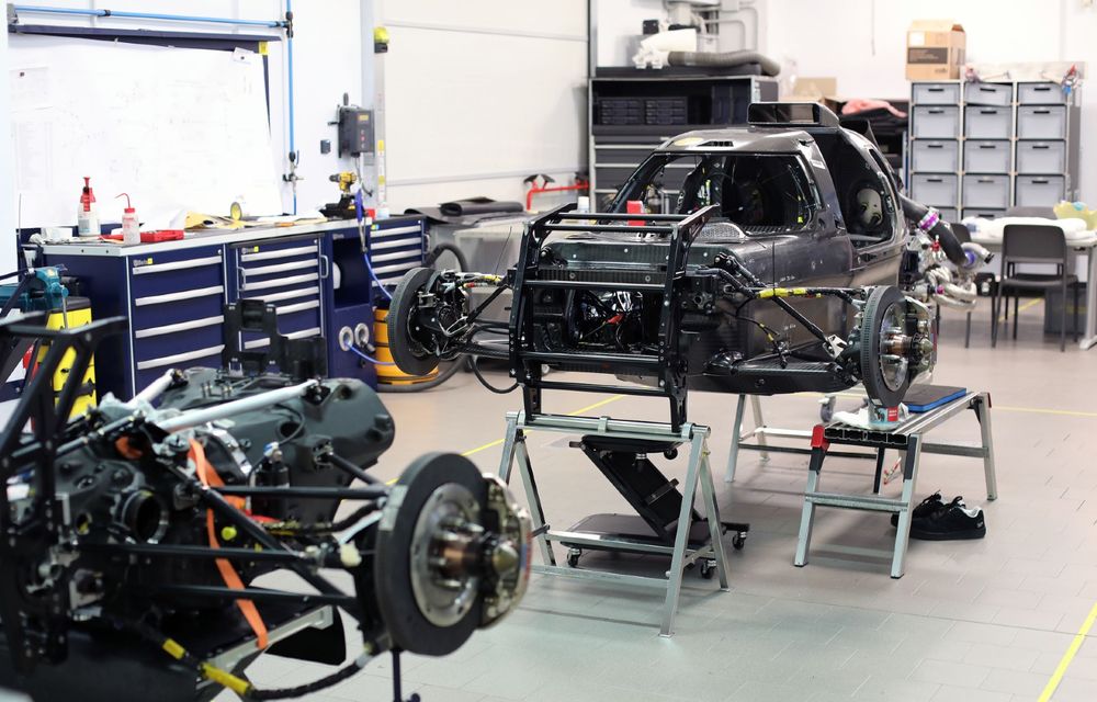 BMW revine la Le Mans în 2024 cu un prototip hibrid - Poza 25