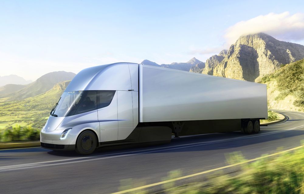 Elon Musk: Livrările camionului electric Tesla Semi vor începe anul acesta - Poza 1