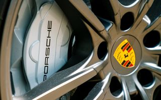 Porsche: Teste în mediul virtual cu un motor V8 alimentat cu hidrogen