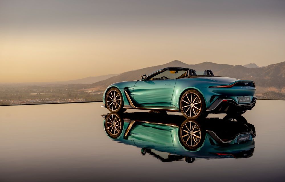Noul Aston Martin V12 Vantage Roadster: motor V12 și producție de 249 de exemplare - Poza 3