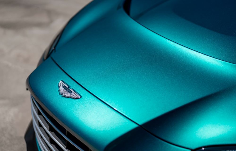 Noul Aston Martin V12 Vantage Roadster: motor V12 și producție de 249 de exemplare - Poza 14