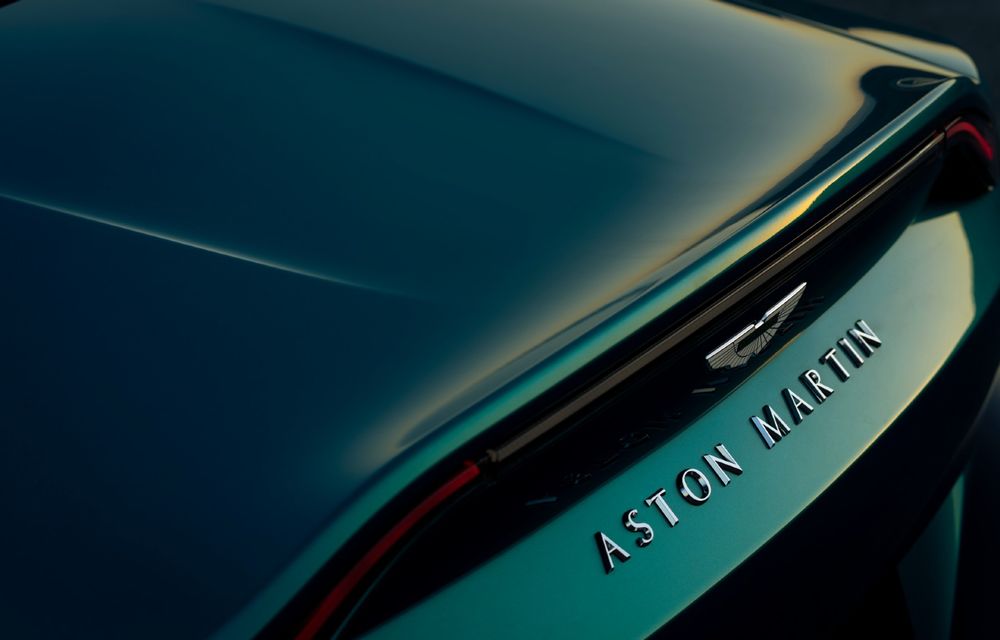 Noul Aston Martin V12 Vantage Roadster: motor V12 și producție de 249 de exemplare - Poza 15
