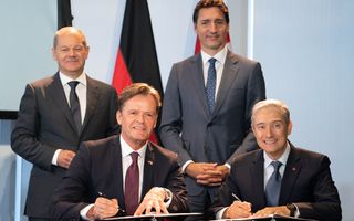 Volkswagen și Mercedes-Benz semnează un acord cu Canada pentru accesul la materii prime și resurse pentru baterii