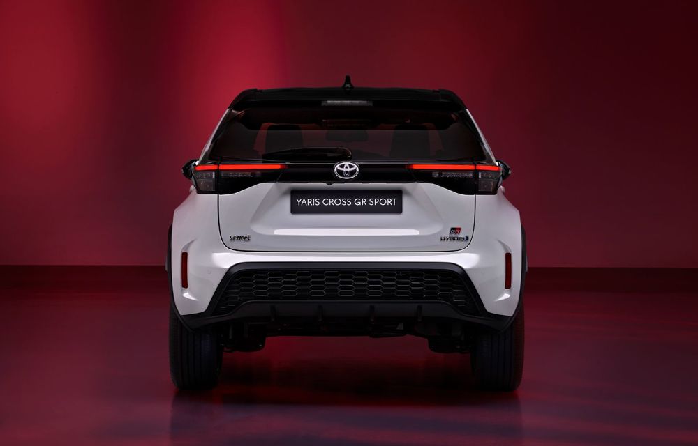 Noua Toyota Yaris Cross GR Sport debutează în Europa. Motor hibrid cu 116 CP - Poza 6