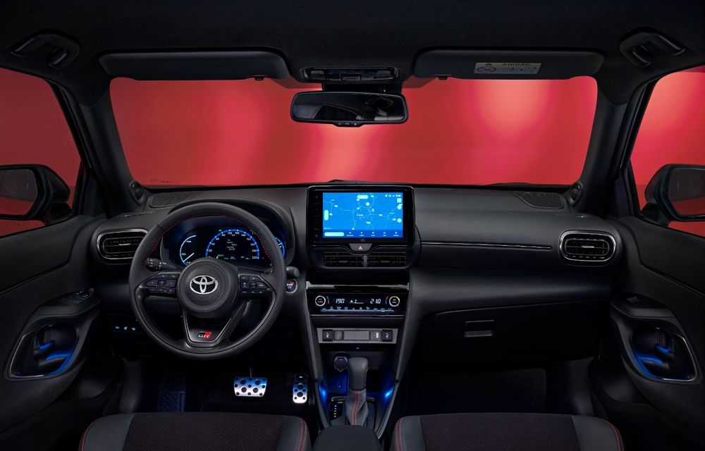 Noua Toyota Yaris Cross GR Sport debutează în Europa. Motor hibrid cu 116 CP - Poza 7