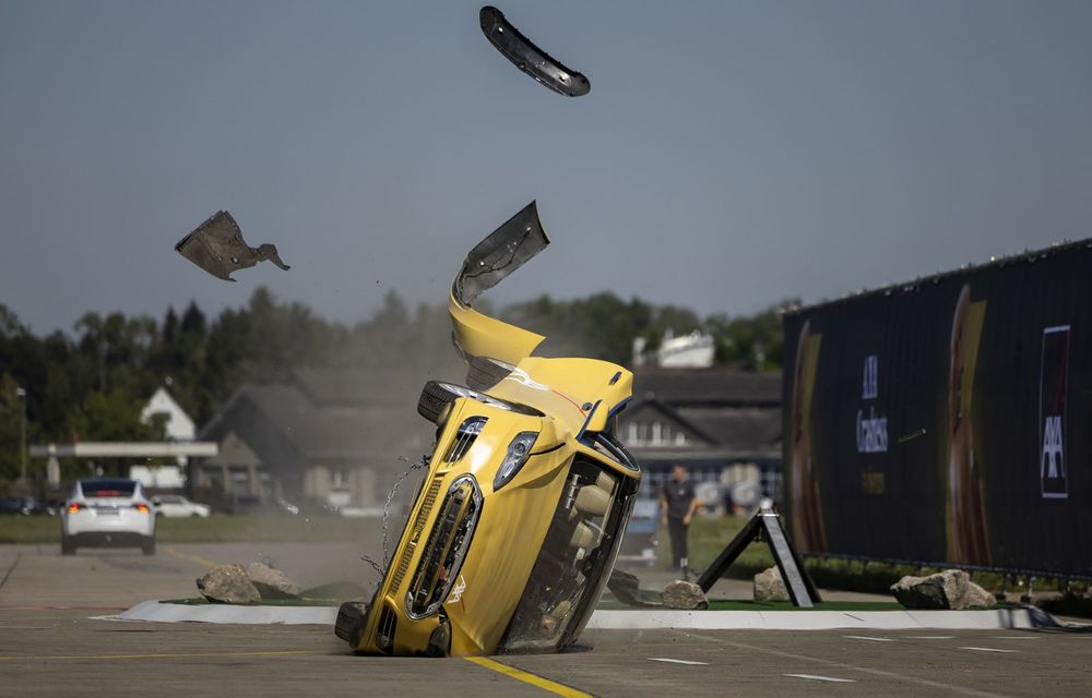 STUDIU: Accidentele cu mașini electrice produc daune mai scumpe și mai grave - Poza 1