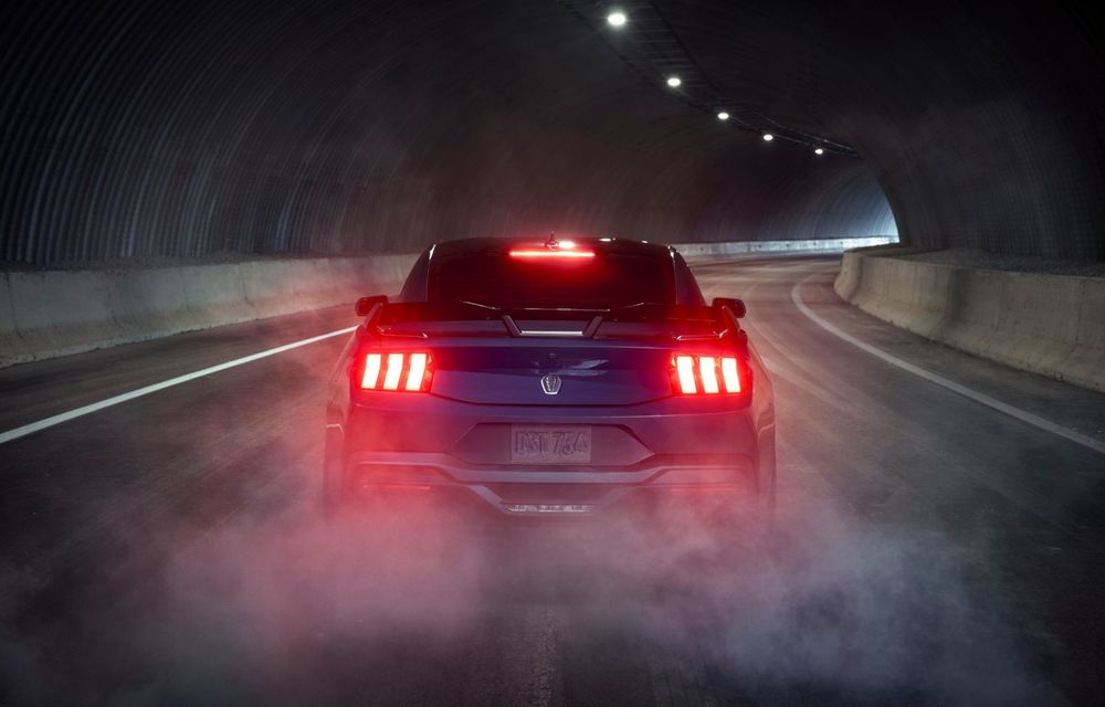 Noul Ford Mustang Dark Horse: motor V8 și îmbunătățiri pentru performanțe pe circuit - Poza 6