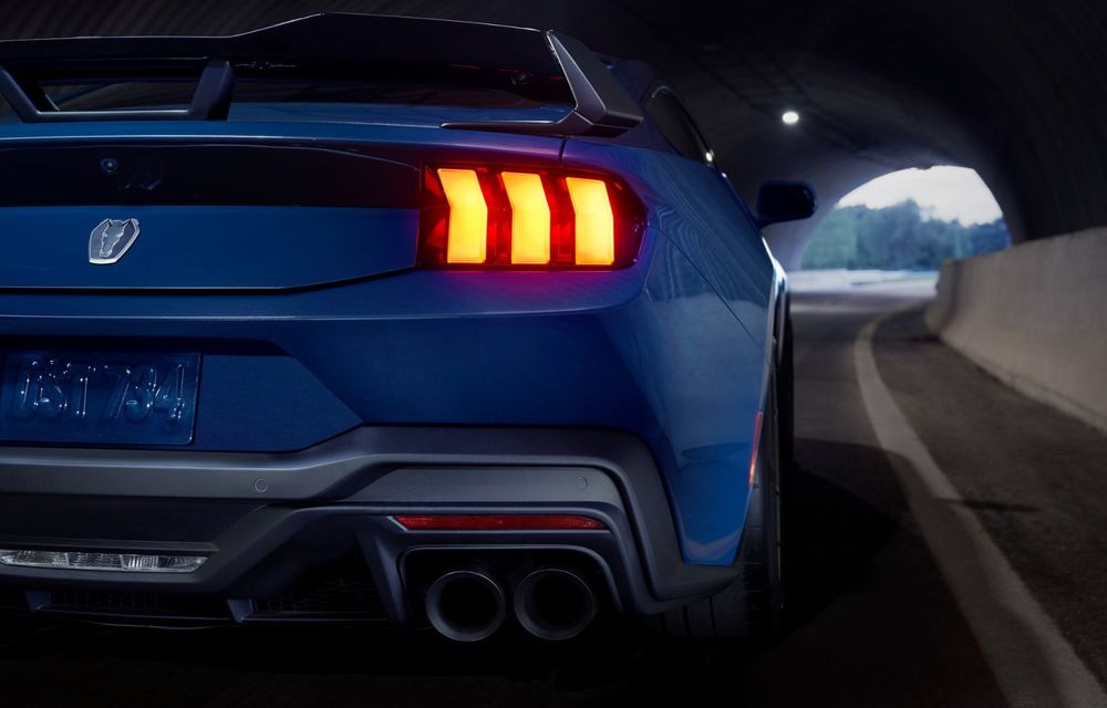 Noul Ford Mustang Dark Horse: motor V8 și îmbunătățiri pentru performanțe pe circuit - Poza 10