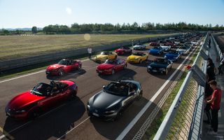 Întâlnire de Cartea Recordurilor: peste 700 de exemplare Mazda MX-5 au fost prezente la un eveniment special în Italia