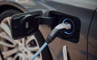 Bosch avertizează industria auto să nu parieze totul pe mașini electrice