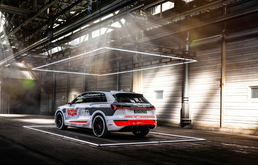 Primele imagini oficiale cu prototipul lui Audi e-tron facelift - Poza 5