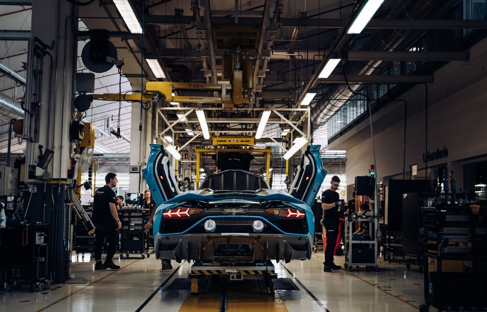 Adio, Lamborghini Aventador! Supercarul italian a ieșit din producție - Poza 27