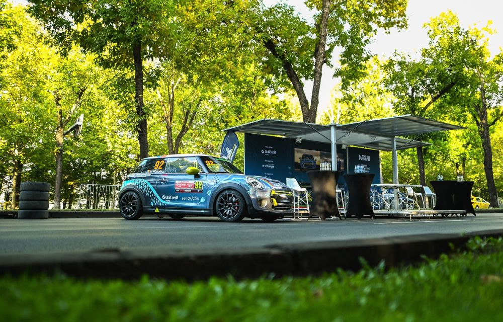 Primul Mini electric de curse din lume, dezvoltat în România, obține un podium în duelul cu mașinile convenționale - Poza 5