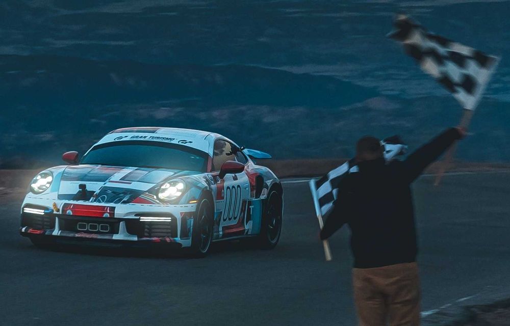 Porsche 911 Turbo S, record pentru mașinile de serie pe celebra urcare de la Pikes Peak - Poza 1
