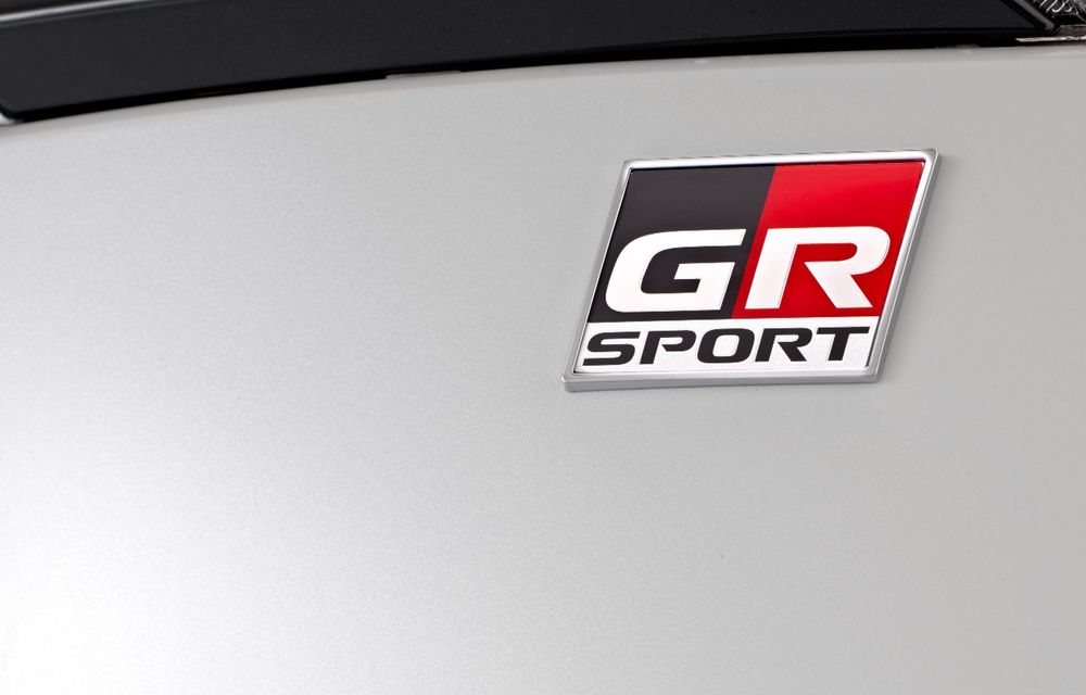 Noul Toyota RAV4 GR SPORT lansat cu ornamente negre și suspensie modificată - Poza 13