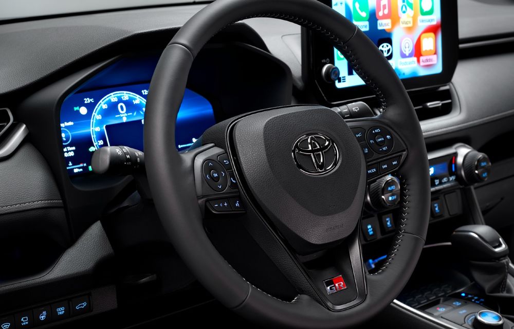 Noul Toyota RAV4 GR SPORT lansat cu ornamente negre și suspensie modificată - Poza 15
