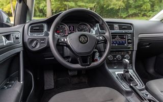 Volkswagen va readuce butoanele fizice pe volan. Comenzile haptice i-au nemulțumit pe clienți