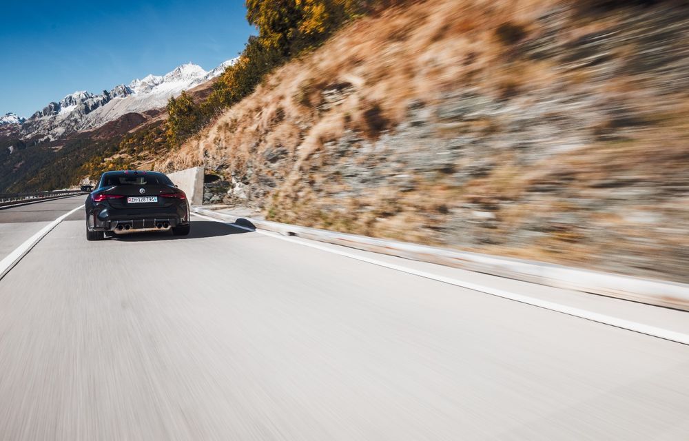 Întâlnire între tată și fiu: legendarele BMW M3 CSL și M4 CSL, față în față pe drumuri spectaculoase din Elveția - Poza 11