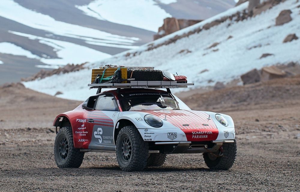 Porsche „cucerește” cel mai înalt vulcan din lume - Poza 3