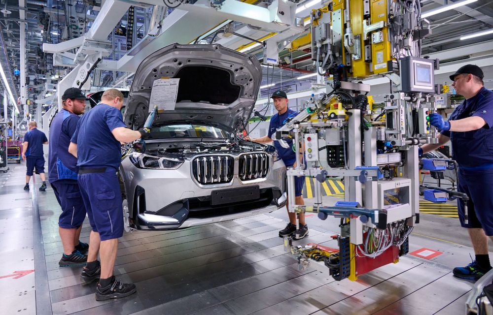 BMW iX1, complet electric, a intrat în producție - Poza 2