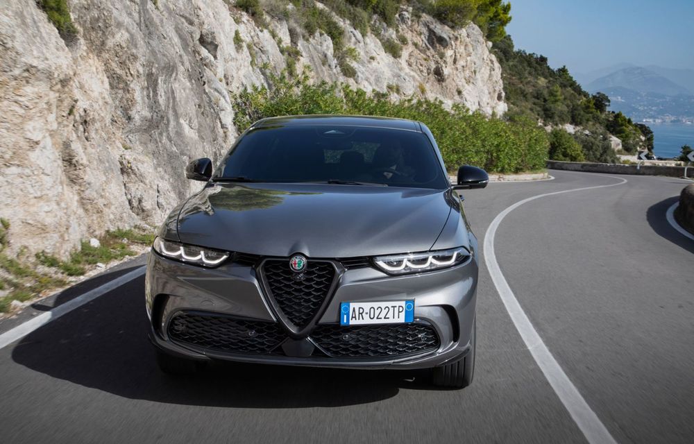 Imagini noi cu Alfa Romeo Tonale PHEV: 280 CP și până la 80 km autonomie electrică - Poza 2