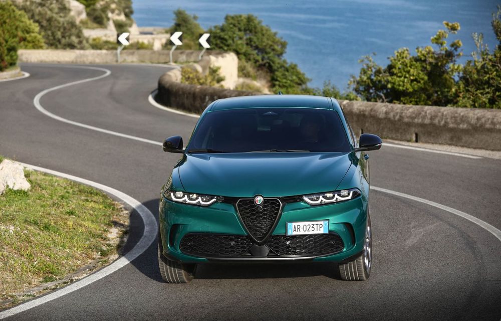 Imagini noi cu Alfa Romeo Tonale PHEV: 280 CP și până la 80 km autonomie electrică - Poza 8