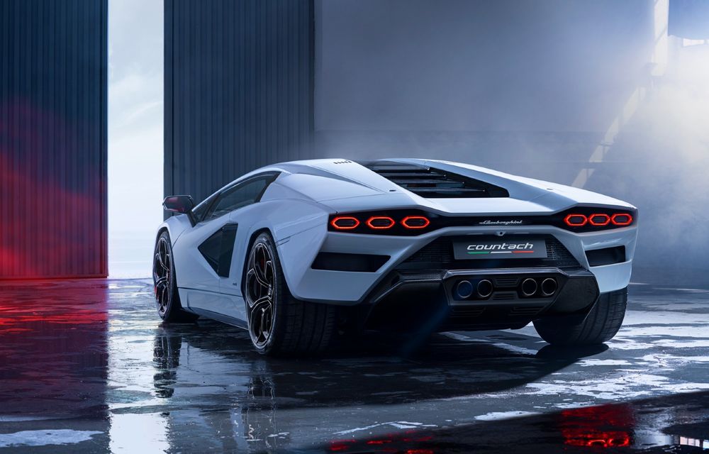 Noul Lamborghini Countach, rechemat din cauza unei probleme care poate duce la desprinderea capotei motorului în mers - Poza 1