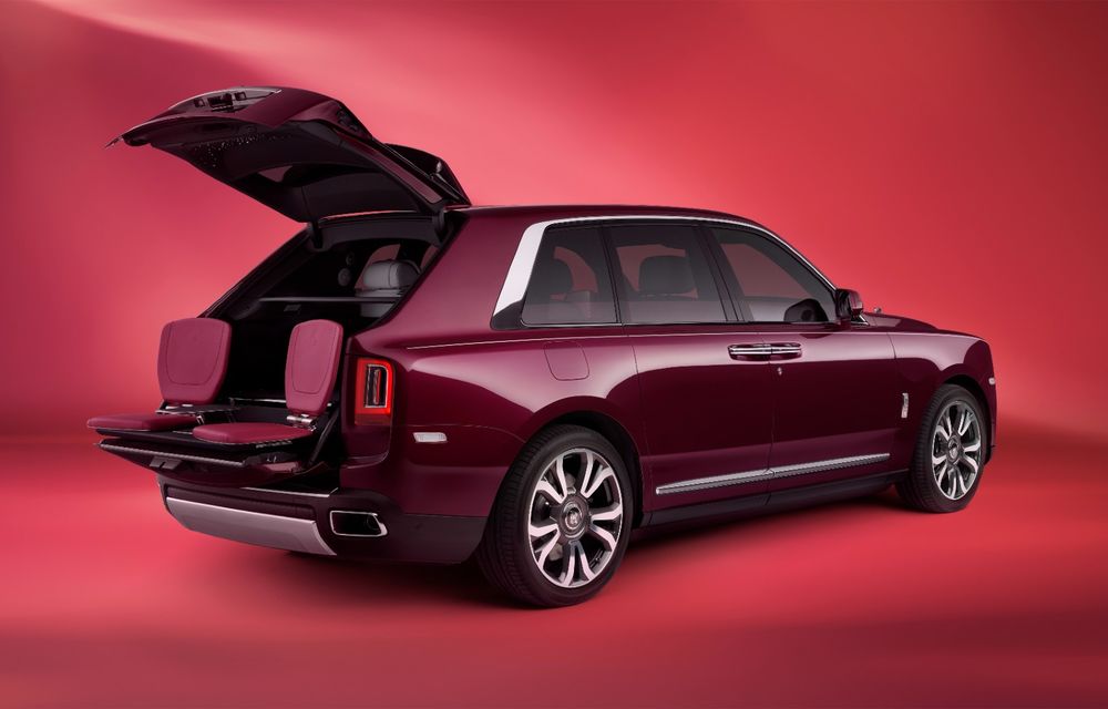 Noul Rolls-Royce Cullinan – Inspired by Fashion: plafon înstelat chiar și în portbagaj - Poza 10