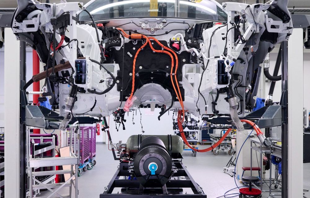 BMW a început producția, în serie mică, a modelului iX5 Hydrogen - Poza 6