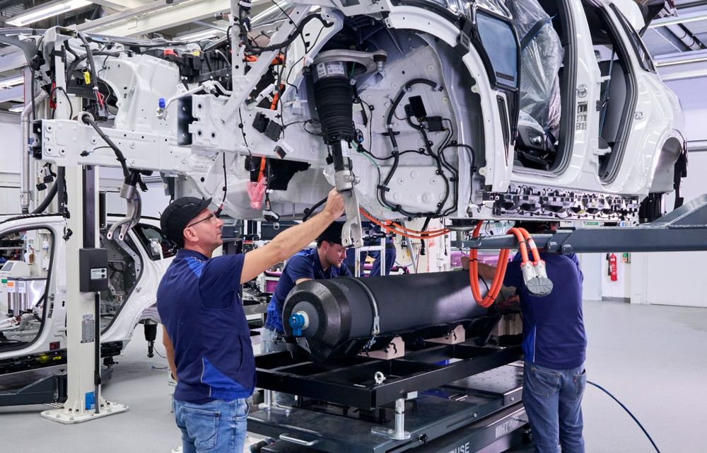 BMW a început producția, în serie mică, a modelului iX5 Hydrogen - Poza 7