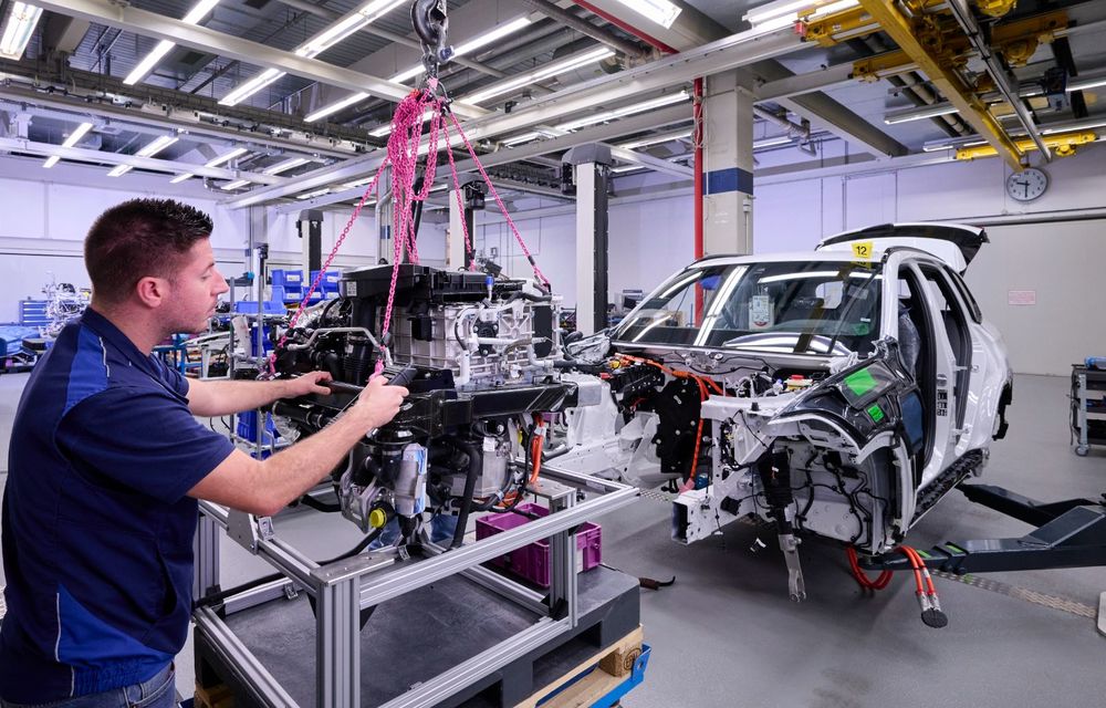 BMW a început producția, în serie mică, a modelului iX5 Hydrogen - Poza 9
