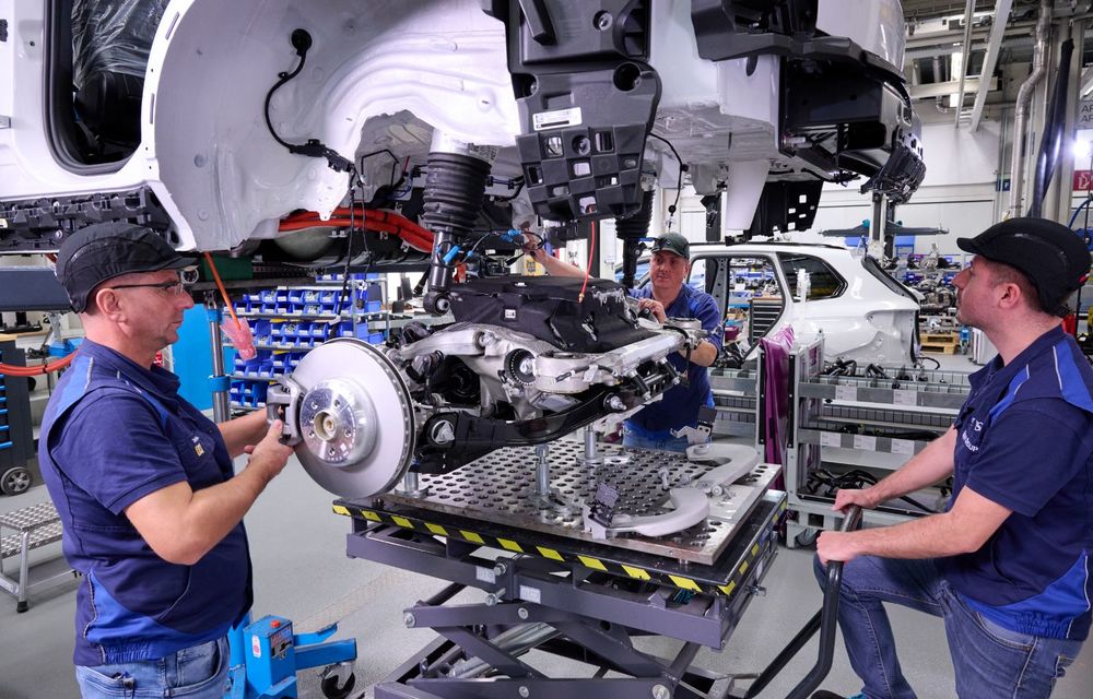 BMW a început producția, în serie mică, a modelului iX5 Hydrogen - Poza 8
