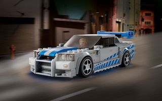 Celebrul Nissan Skyline GT-R din filmul 2 Fast 2 Furious, acum și în versiune Lego