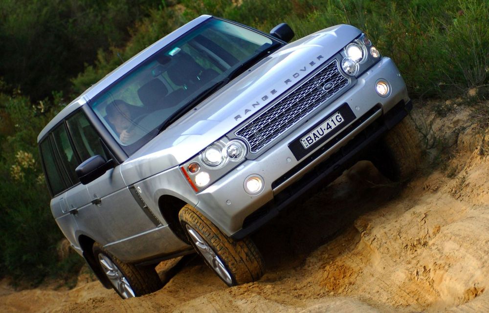 Istoria modelului Range Rover: cum a evoluat de la un SUV umil cu 3 uși, la o limuzină 4x4 - Poza 49