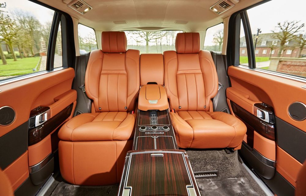 Istoria modelului Range Rover: cum a evoluat de la un SUV umil cu 3 uși, la o limuzină 4x4 - Poza 62