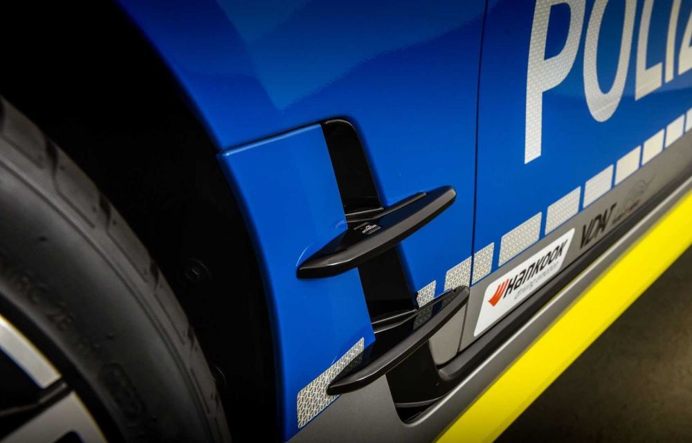 BMW i4 ajunge mașină de poliție. Electrica a fost pregătită de AC Schnitzer - Poza 25