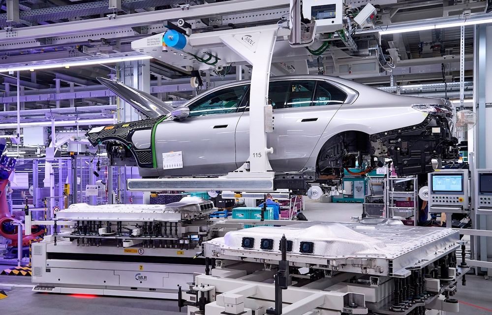 BMW: 2 milioane de exemplare Seria 7 produse la uzina din Dingolfing - Poza 5