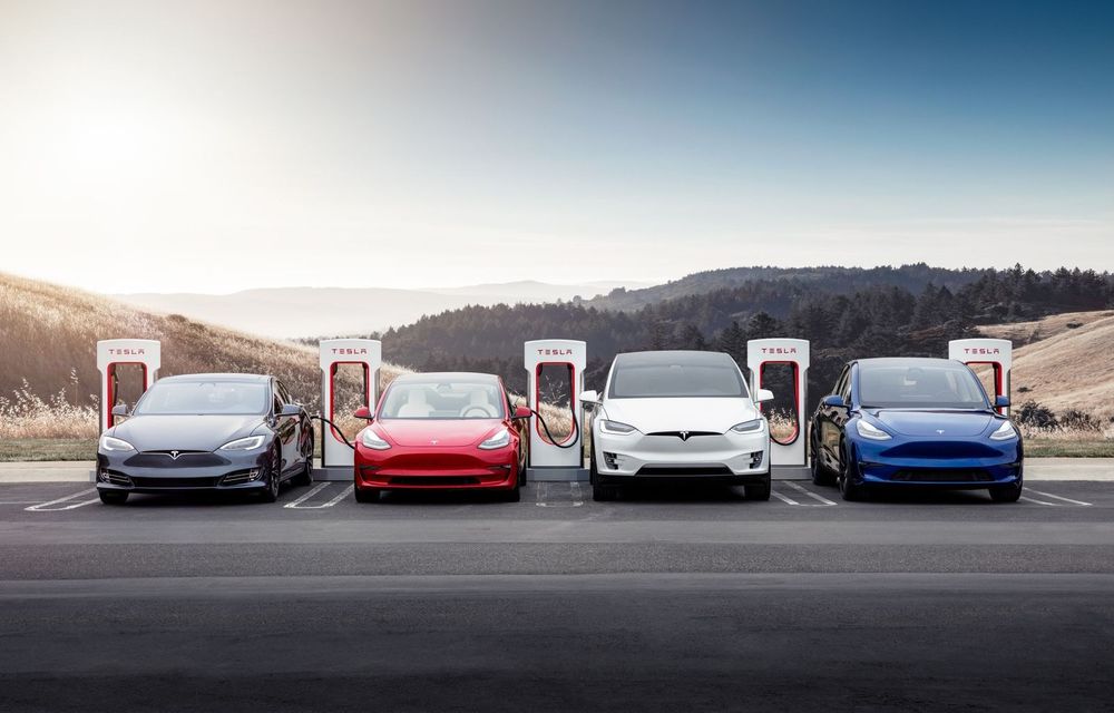 Vânzări record pentru Tesla: peste 405.000 de mașini, vândute în ultimul trimestru din 2022 - Poza 1
