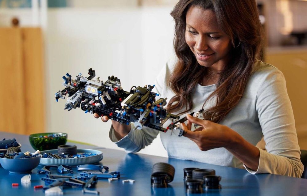 Versiune Lego pentru Ford GT: pachetul conține 1466 de piese - Poza 9